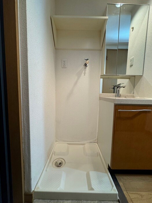 物件内観写真15　(洗濯機置場)