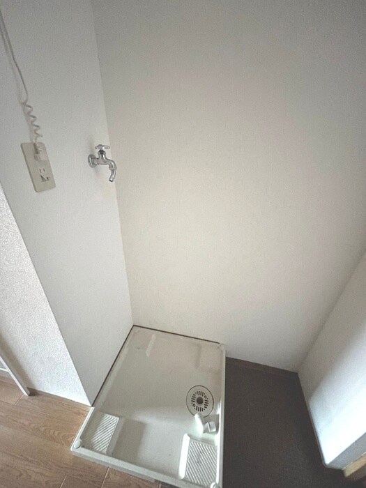 物件内観写真10　(洗濯機置場)