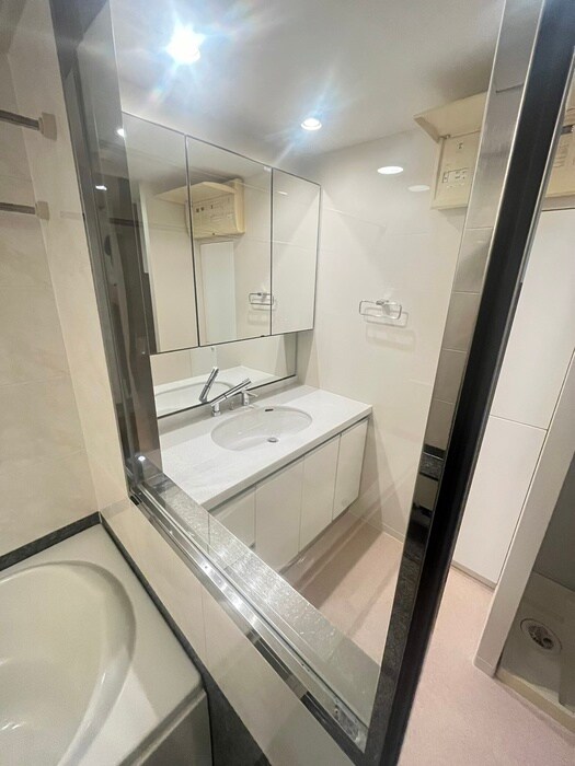 物件内観写真11　(洗面)