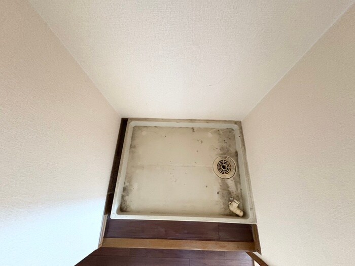 物件内観写真11　(洗濯機置場)