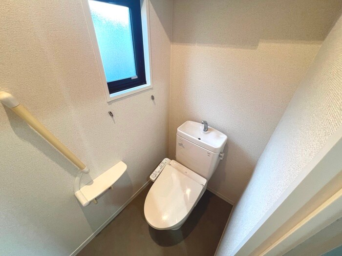 物件内観写真15　(トイレ)