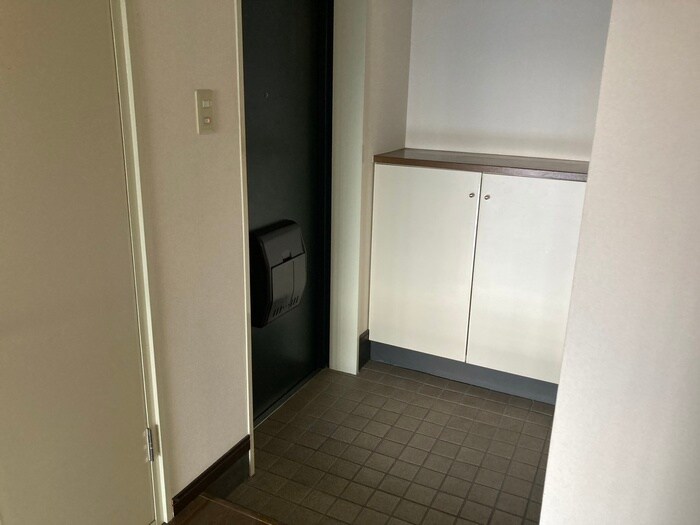 物件内観写真21　(玄関)