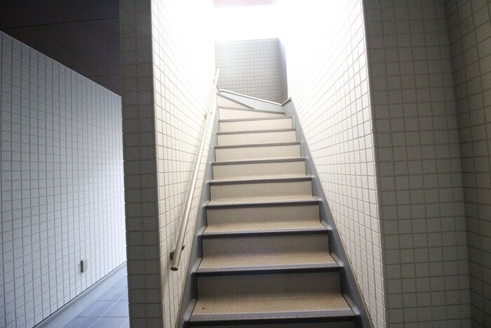 物件外観写真6　(エントランス部分)