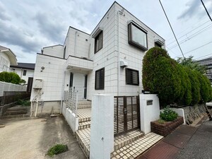 メゾン・フロ－レス(102)外観写真