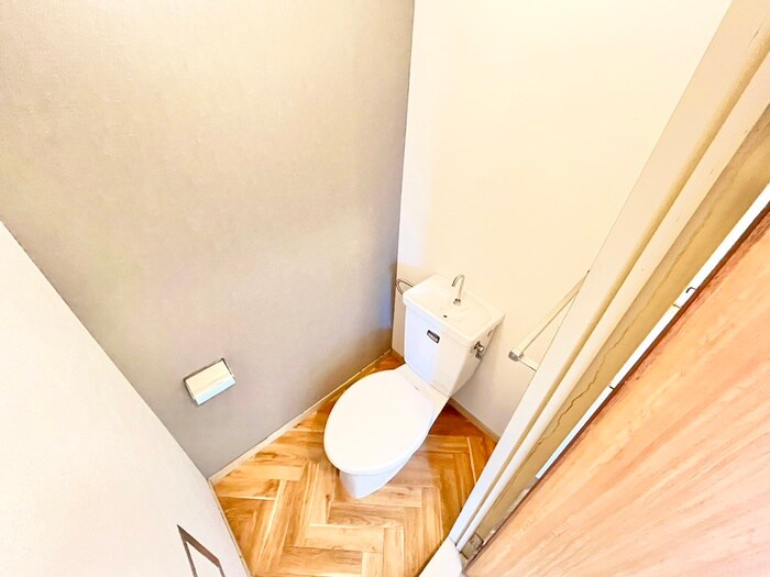 物件内観写真8　(トイレ)
