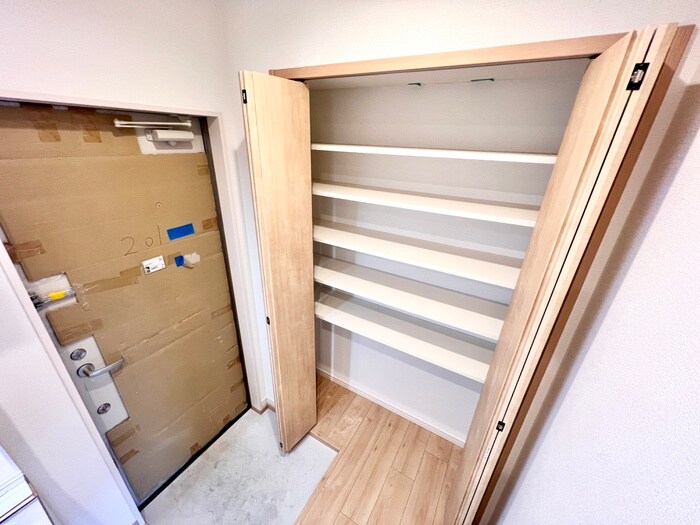 物件内観写真12　(靴箱)