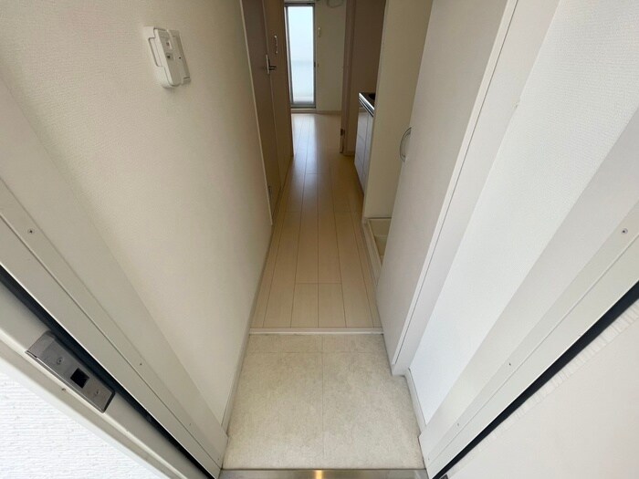 物件内観写真15　(玄関)