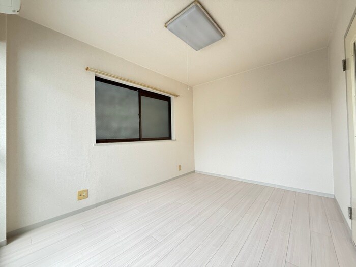 物件内観写真9　(居室)