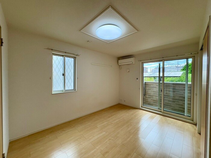 物件内観写真9　(居室)