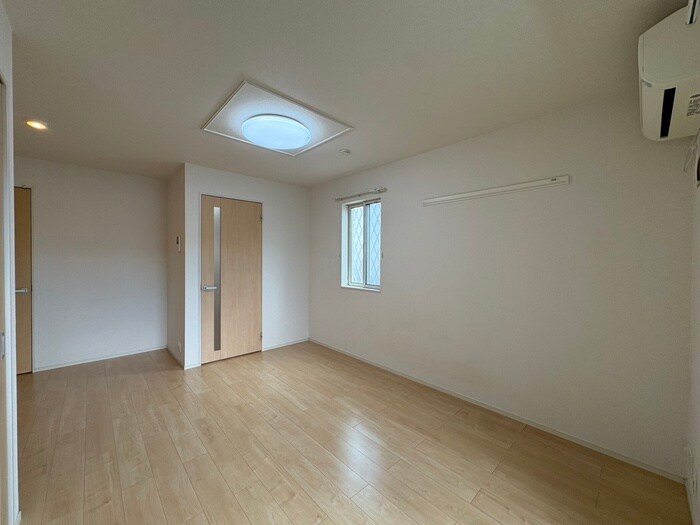 物件内観写真10　(居室)