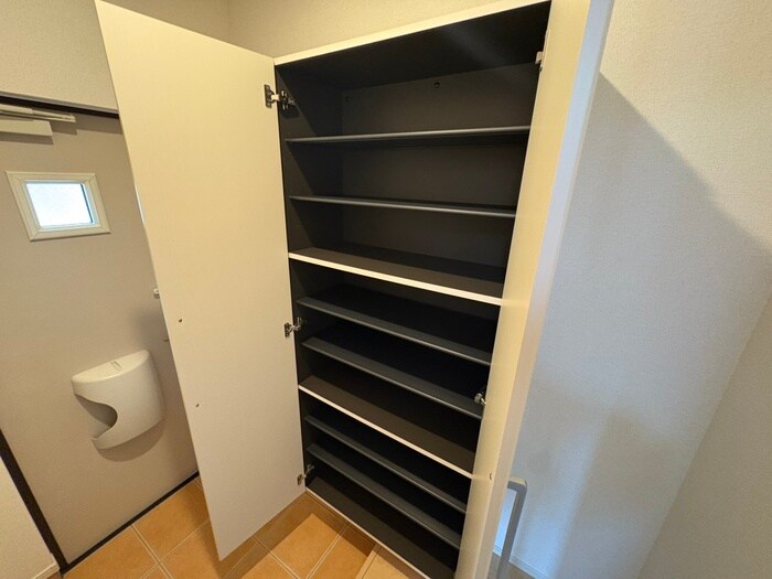 物件内観写真18　(靴箱)