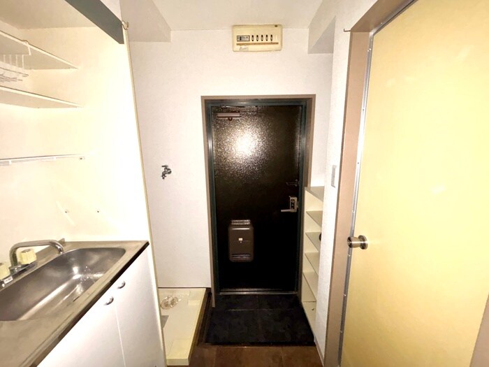 物件内観写真18　(玄関)