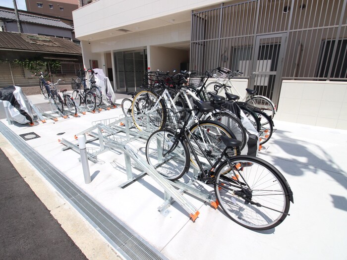 物件外観写真4　(駐輪場)