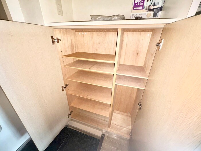 物件内観写真14　(靴箱)