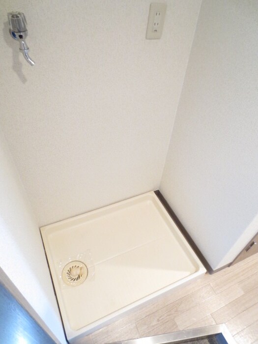 物件内観写真18　(洗濯機置場)