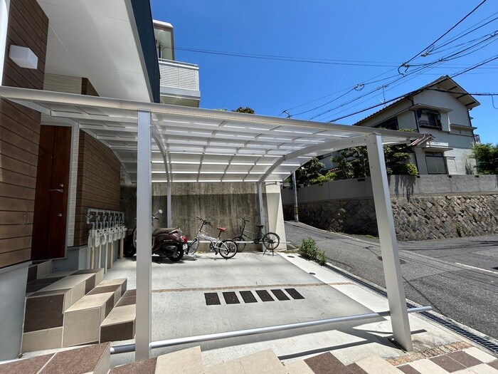 物件外観写真3　(駐輪場)