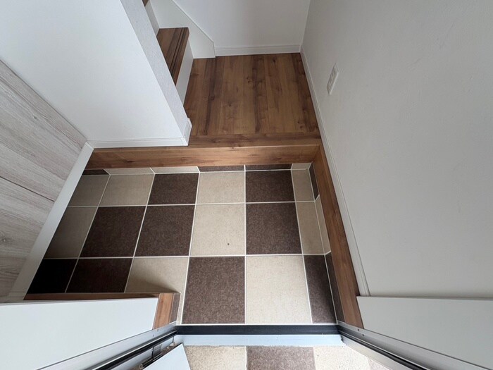 物件内観写真16　(玄関)