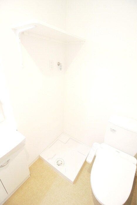 物件内観写真18　(洗濯機置場)