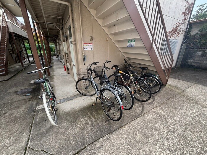物件外観写真3　(駐輪場)