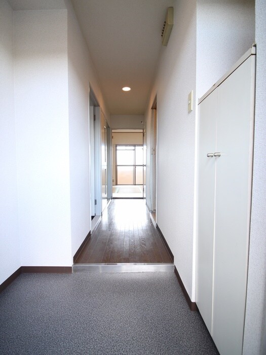 物件内観写真9　(玄関)