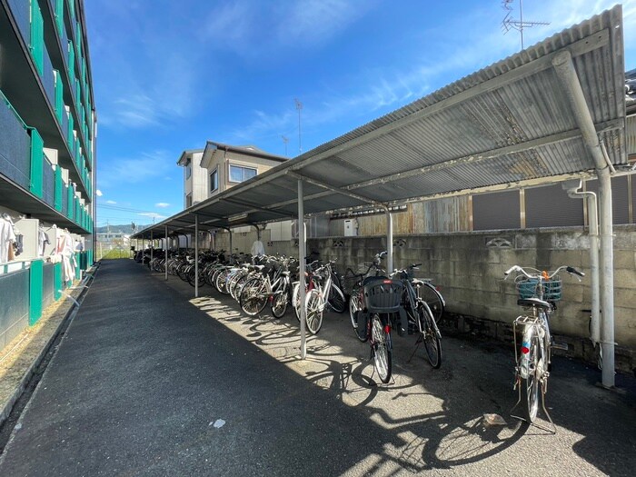 物件外観写真5　(駐輪場)
