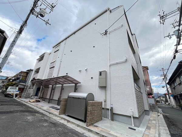 建築中