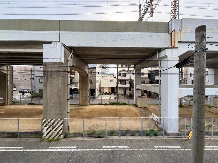 物件内観写真22　(室内からの展望)