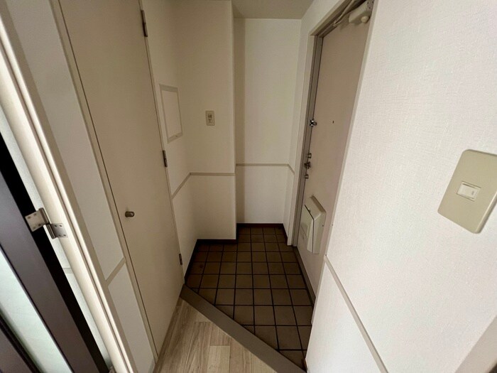 物件内観写真15　(玄関)