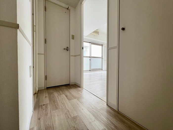 物件内観写真17　(廊下)