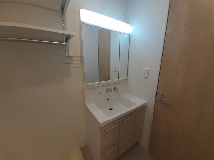 物件内観写真12　(洗面)