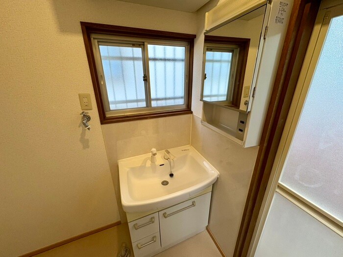 物件内観写真16　(洗面)