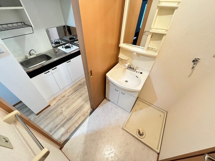 物件内観写真9　(洗濯機置場)