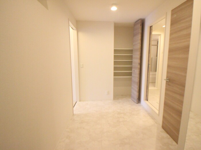 物件内観写真16　(廊下)