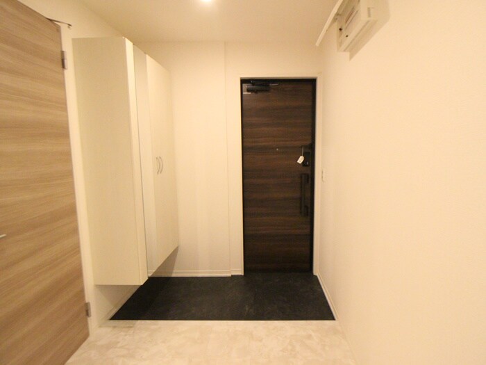 物件内観写真17　(玄関)
