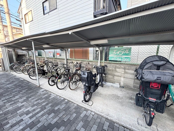 物件外観写真6　(駐輪場)