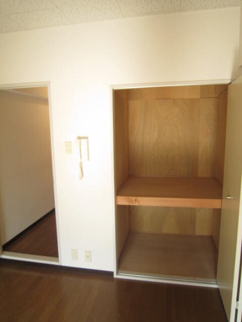 物件内観写真11　(収納)