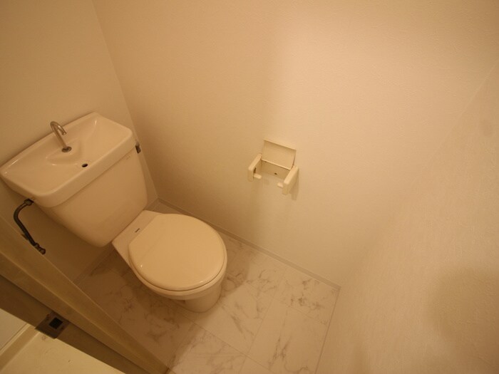 物件内観写真14　(トイレ)