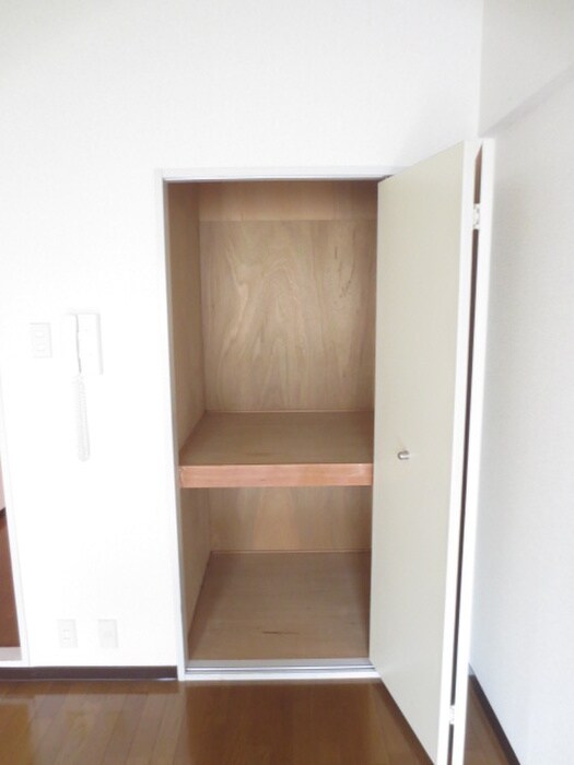 物件内観写真15　(収納)