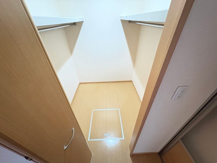 物件内観写真18　(収納)