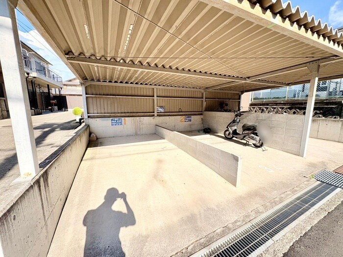 物件外観写真6　(駐車場)