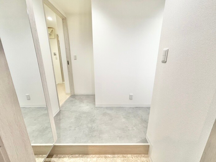 物件内観写真7　(玄関)