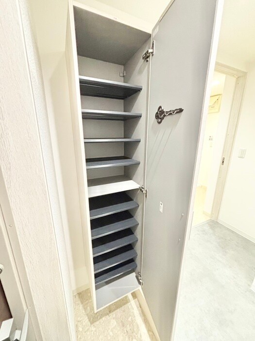 物件内観写真8　(靴箱)