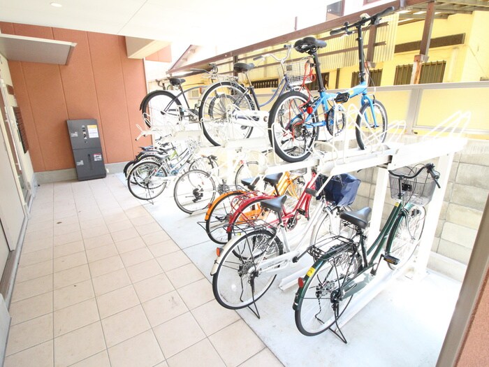 物件外観写真6　(駐輪場)