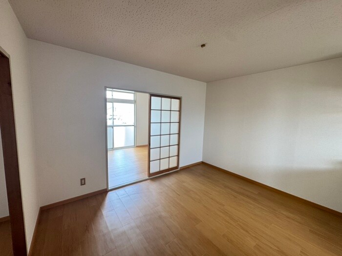 物件内観写真11　(居室)