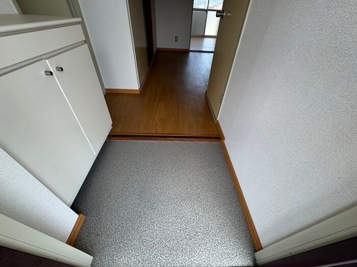 物件内観写真20　(玄関)