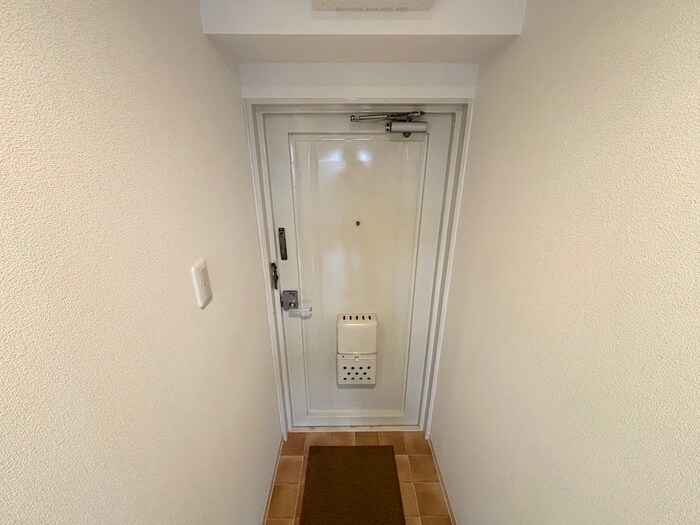 物件内観写真11　(玄関)