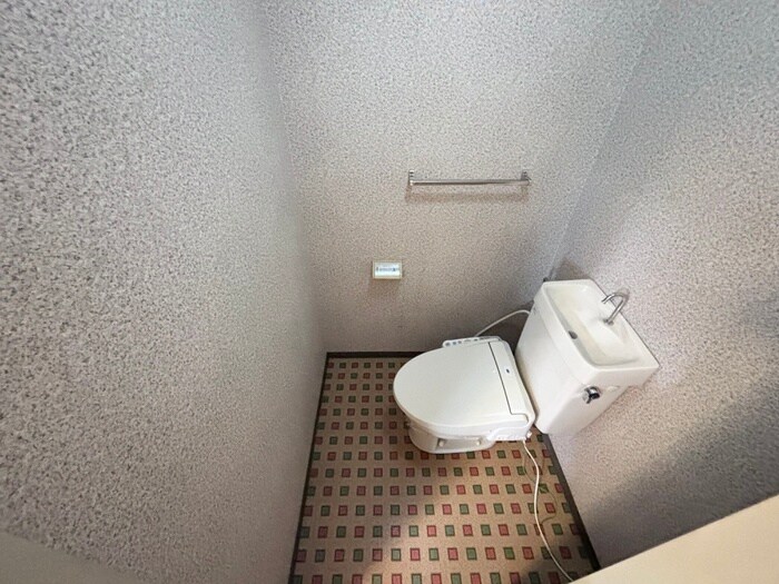 物件内観写真16　(トイレ)