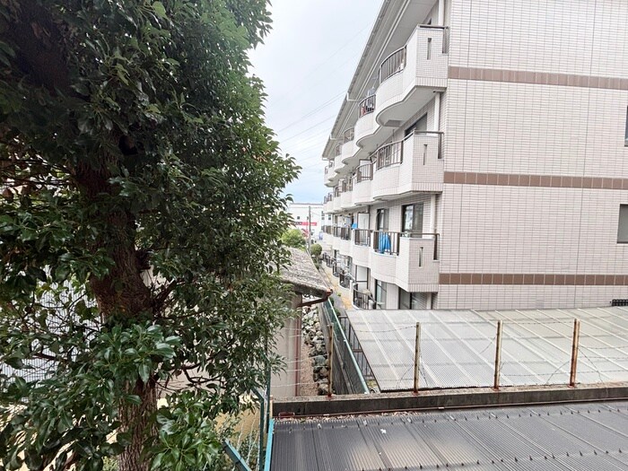 物件内観写真22　(室内からの展望)