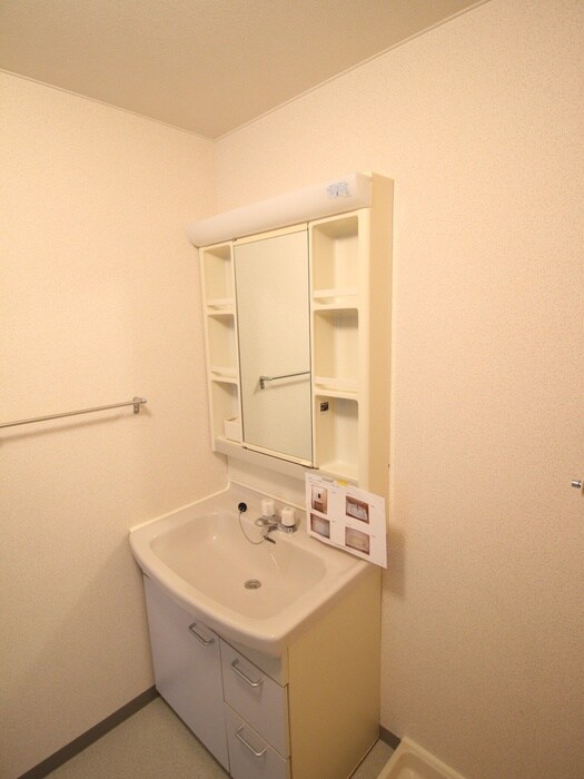 物件内観写真8　(洗面)