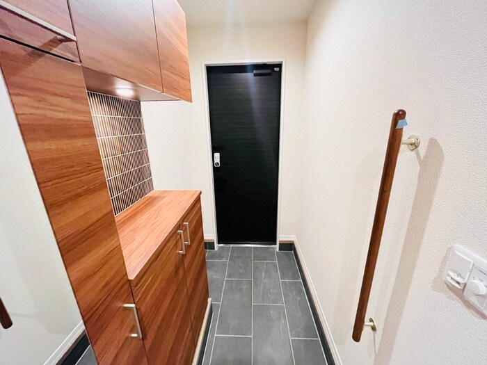 物件内観写真15　(玄関)